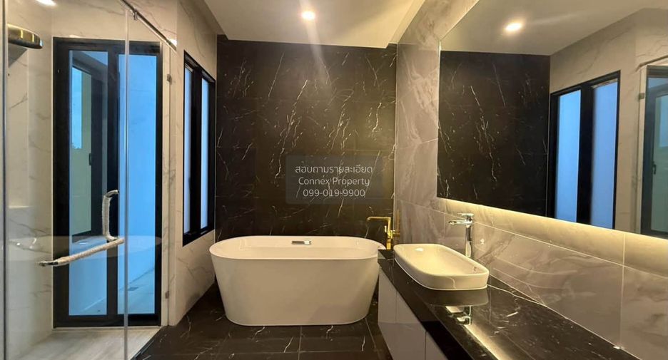 For sale 4 bedrooms house in Bang Khen, Bangkok