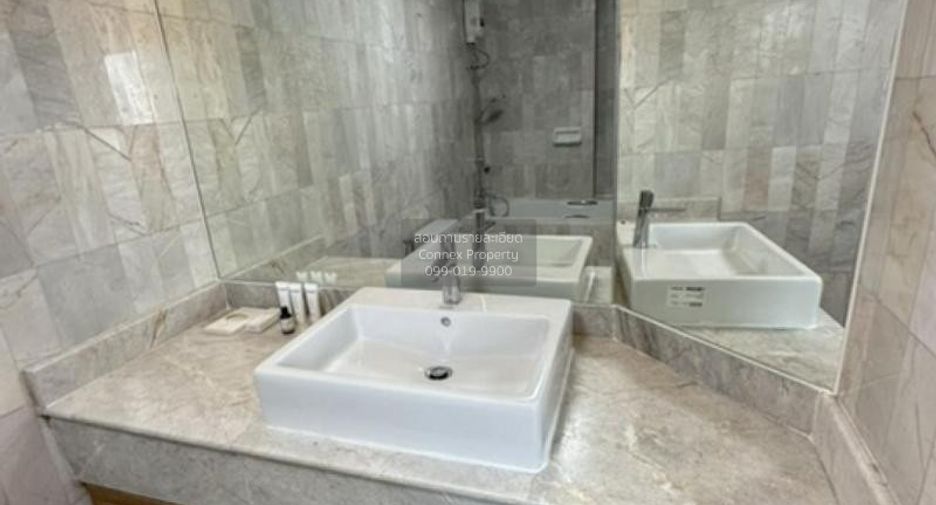 For sale 3 bedrooms condo in Watthana, Bangkok