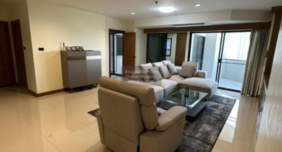For sale 3 bedrooms condo in Watthana, Bangkok