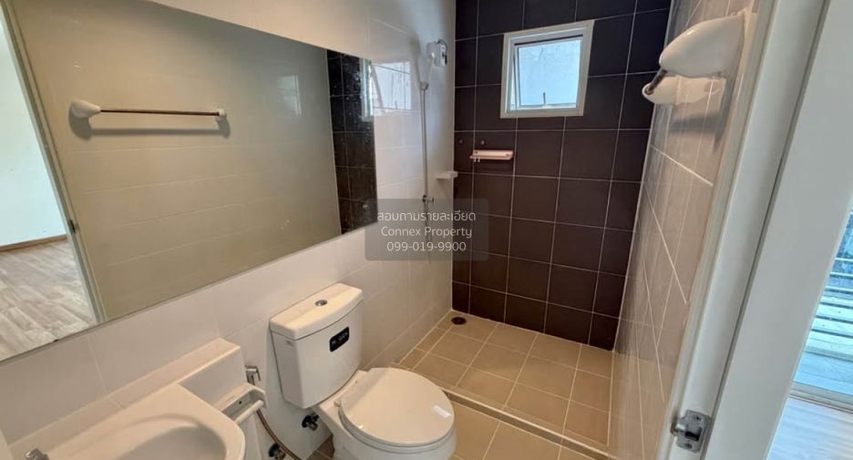 For sale 3 bedrooms townhouse in Mueang Pathum Thani, Pathum Thani
