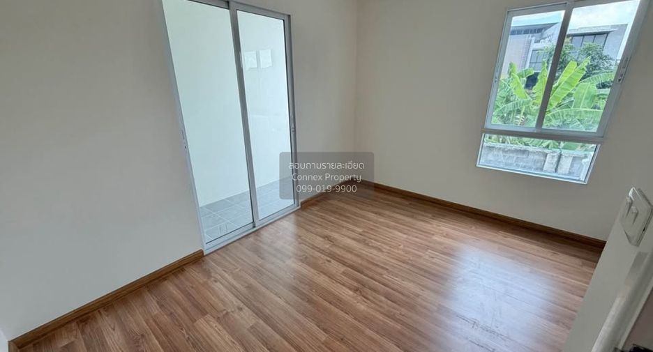 For sale 3 bedrooms townhouse in Mueang Pathum Thani, Pathum Thani