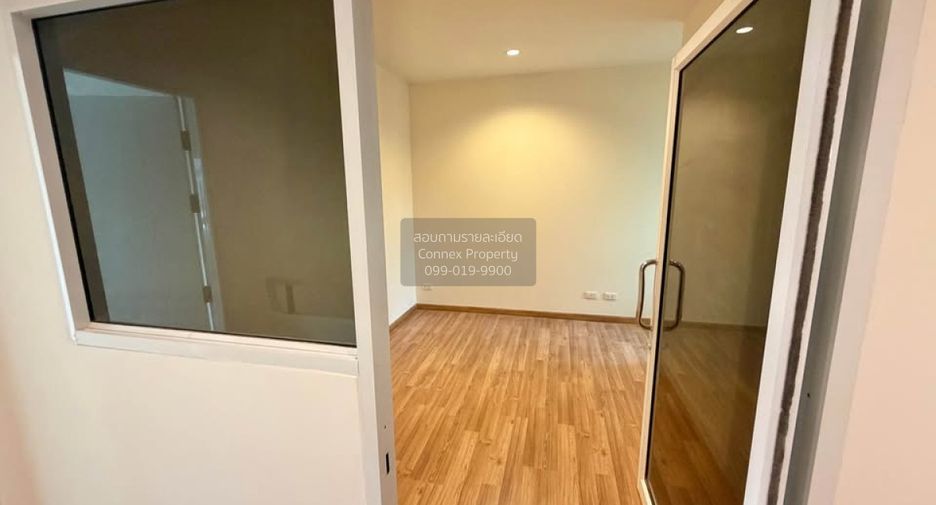 For sale 3 bedrooms townhouse in Mueang Pathum Thani, Pathum Thani