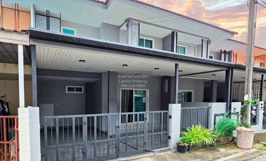 Casa adosada en venta de 4 habitaciones en Thalang, Phuket