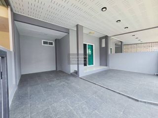 À vendre 4 chambres maison de ville à Thalang, Phuket