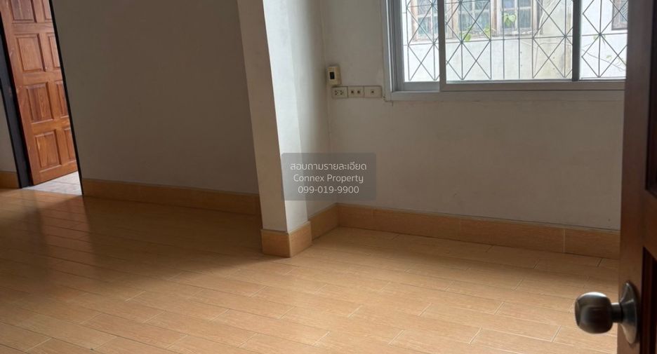 For sale 4 bedrooms townhouse in Nong Khaem, Bangkok