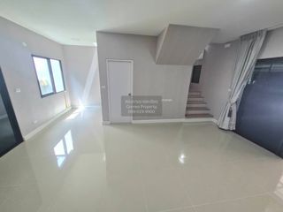 For sale 3 bedrooms townhouse in Phasi Charoen, Bangkok
