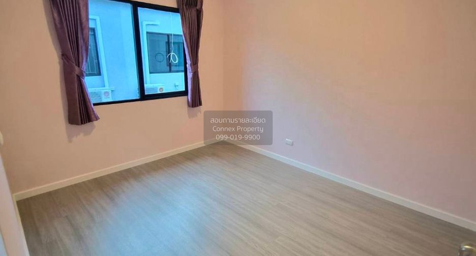 Casa adosada en venta de 3 habitaciones en Phasi Charoen, Bangkok