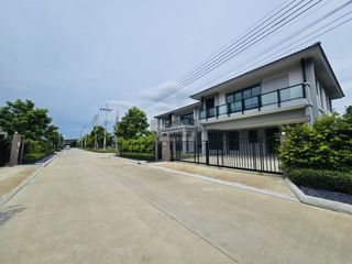 For sale 4 bedrooms house in Bang Khae, Bangkok