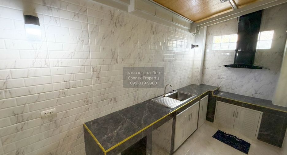 For sale 3 bedrooms townhouse in Thung Khru, Bangkok