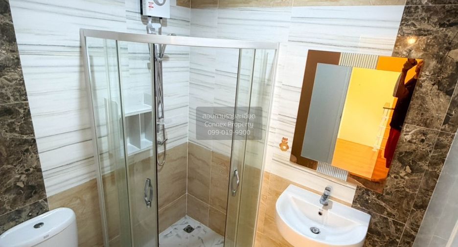 For sale 3 bedrooms townhouse in Thung Khru, Bangkok