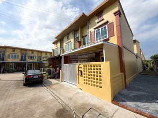 For sale 3 bedrooms townhouse in Thung Khru, Bangkok