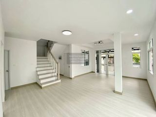 For sale 4 bedrooms townhouse in Mueang Nonthaburi, Nonthaburi