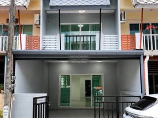 À vendre 2 chambres maison de ville à Mueang Phuket, Phuket