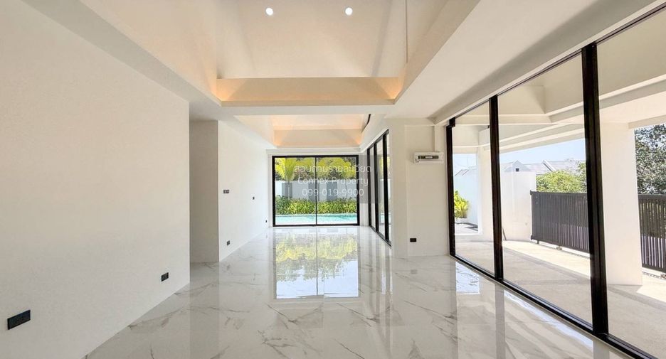 For sale 3 bedrooms villa in Nong Chok, Bangkok