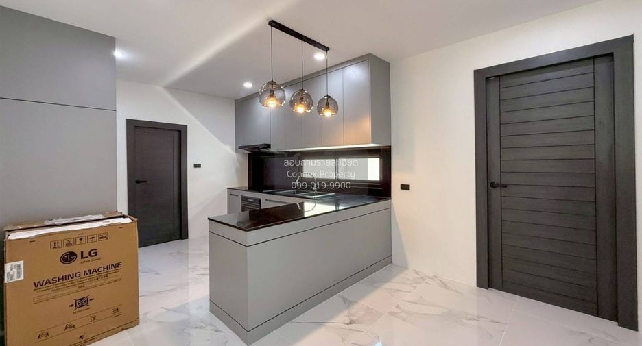 For sale 3 bedrooms villa in Nong Chok, Bangkok