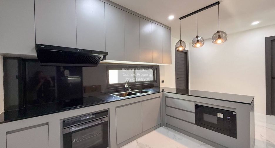For sale 3 bedrooms villa in Nong Chok, Bangkok