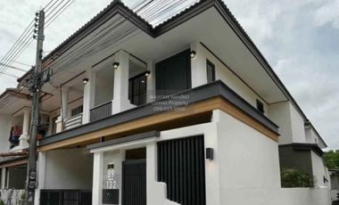 Casa adosada en venta de 3 habitaciones en Mueang Phuket, Phuket