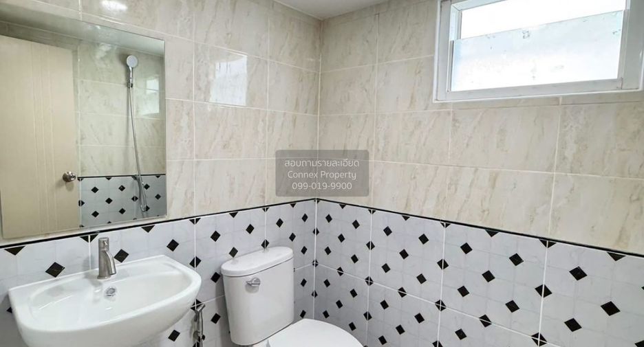 For sale 2 bedrooms condo in Lat Phrao, Bangkok