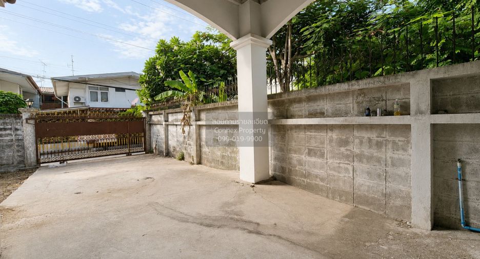 For sale 3 bedrooms house in Phasi Charoen, Bangkok