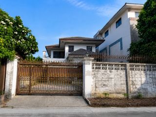 For sale 3 bedrooms house in Phasi Charoen, Bangkok