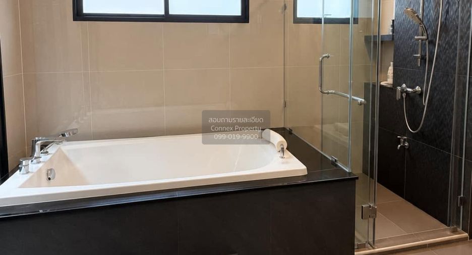 For sale 5 bedrooms house in Don Mueang, Bangkok