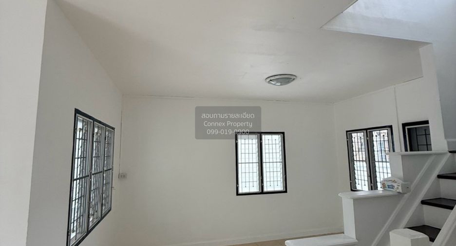 For sale 3 bedrooms townhouse in Bang Khun Thian, Bangkok