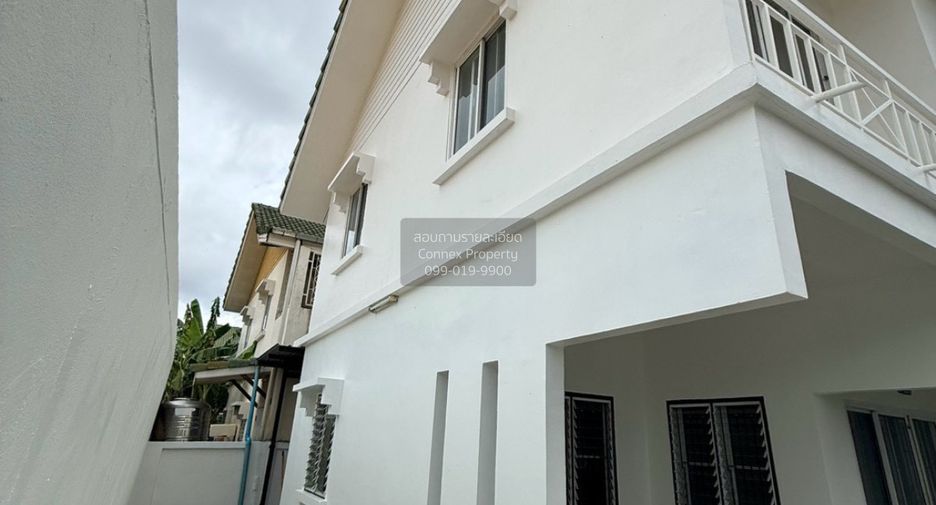 For sale 3 bedrooms townhouse in Bang Khun Thian, Bangkok