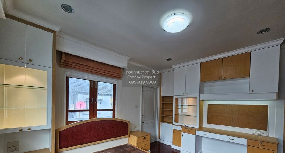 For sale 5 bedrooms house in Thawi Watthana, Bangkok