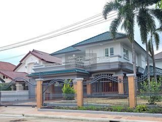 For sale 5 bedrooms house in Thawi Watthana, Bangkok