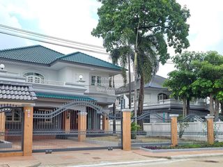 For sale 5 bedrooms house in Thawi Watthana, Bangkok