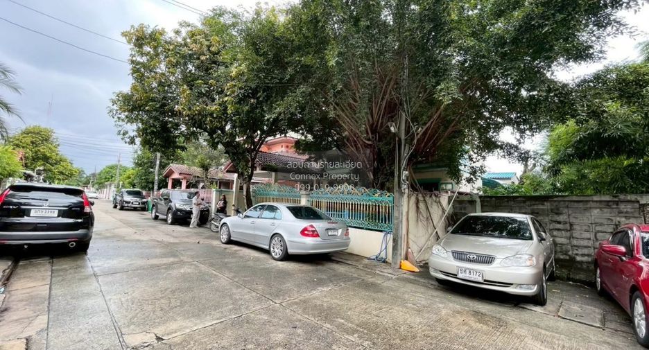 For sale 3 bedrooms house in Lat Phrao, Bangkok