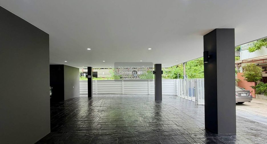 Casa adosada en venta de 1 habitaciones en Huai Khwang, Bangkok