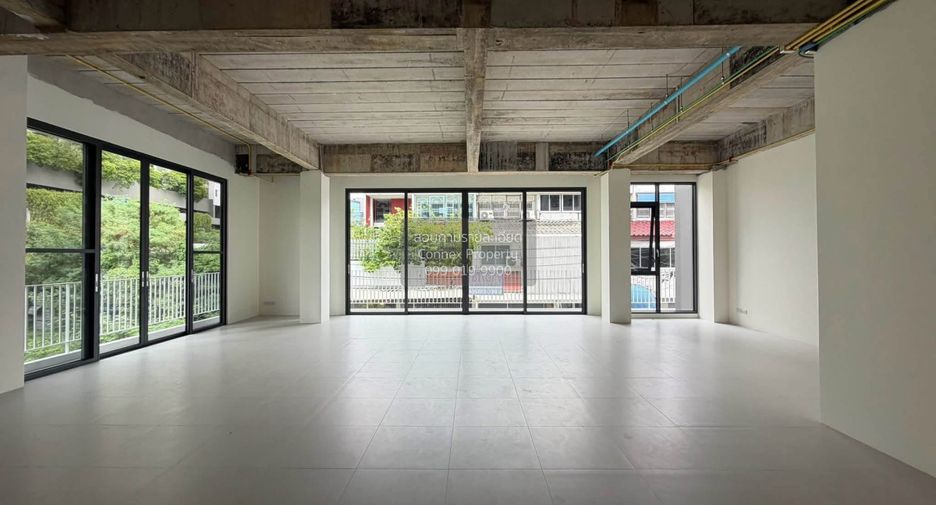 Casa adosada en venta de 1 habitaciones en Huai Khwang, Bangkok