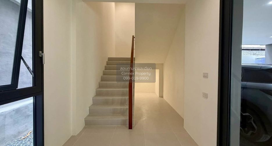 Casa adosada en venta de 1 habitaciones en Huai Khwang, Bangkok