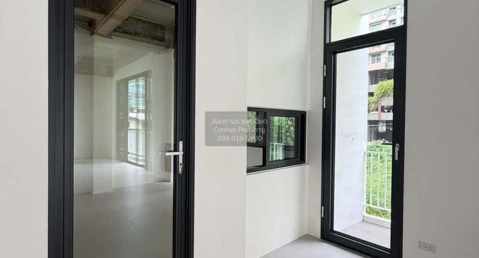 Casa adosada en venta de 1 habitaciones en Huai Khwang, Bangkok