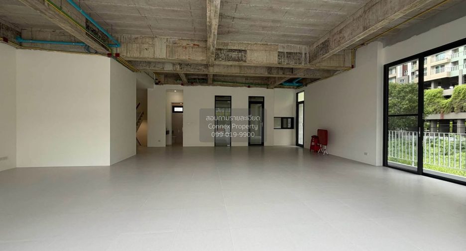 Casa adosada en venta de 1 habitaciones en Huai Khwang, Bangkok