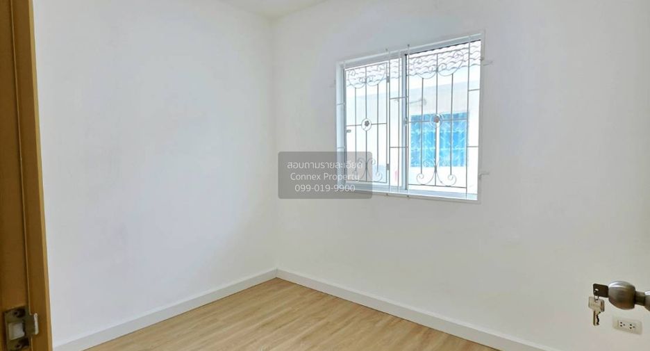 For sale 3 bedrooms townhouse in Bang Khun Thian, Bangkok