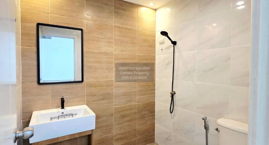 For sale 3 bedrooms townhouse in Bang Khun Thian, Bangkok
