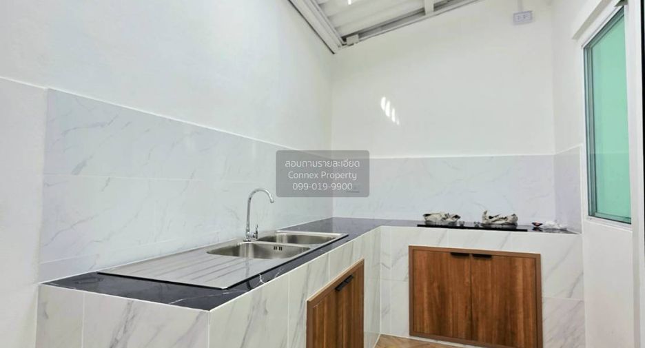 For sale 3 bedrooms townhouse in Bang Khun Thian, Bangkok