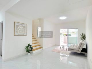 For sale 3 bedrooms townhouse in Bang Khun Thian, Bangkok