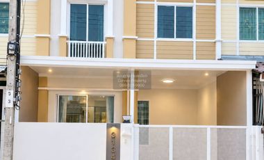 For sale 3 bedrooms townhouse in Bang Khun Thian, Bangkok