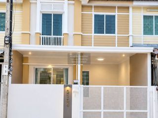 For sale 3 bedrooms townhouse in Bang Khun Thian, Bangkok