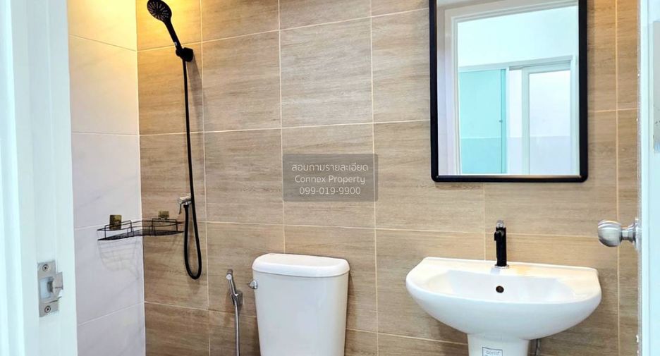 For sale 3 bedrooms townhouse in Bang Khun Thian, Bangkok