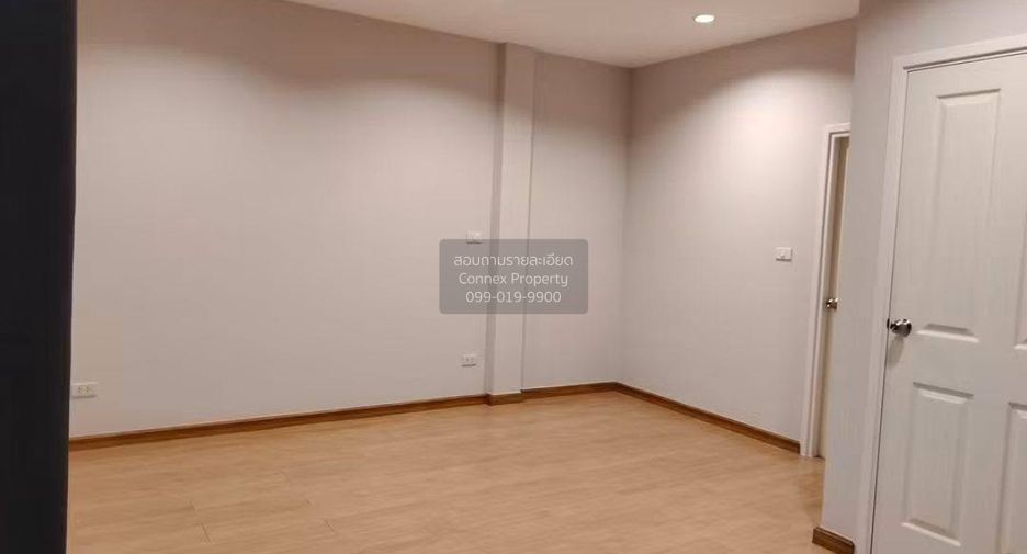 For sale 3 bedrooms townhouse in Nong Khaem, Bangkok