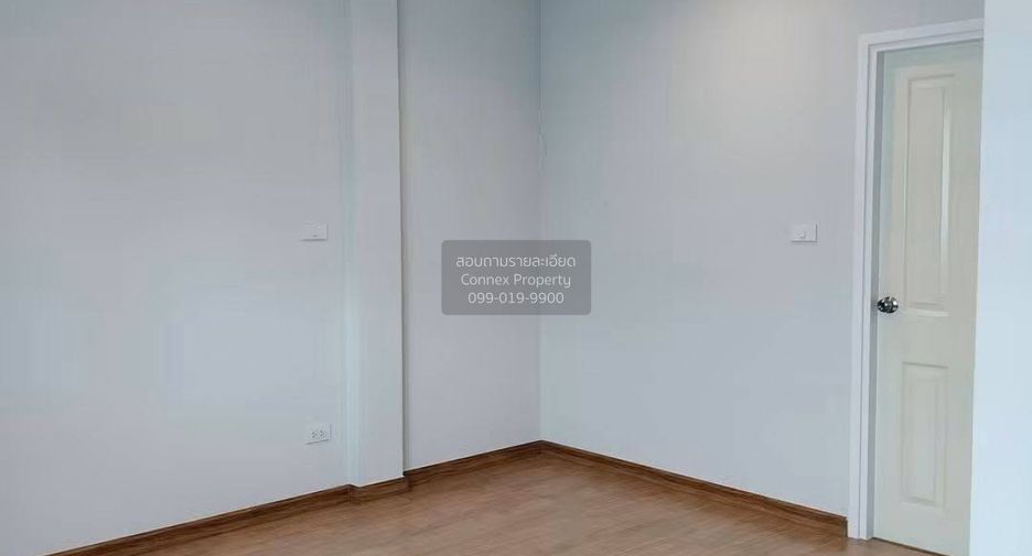 For sale 3 bedrooms townhouse in Nong Khaem, Bangkok