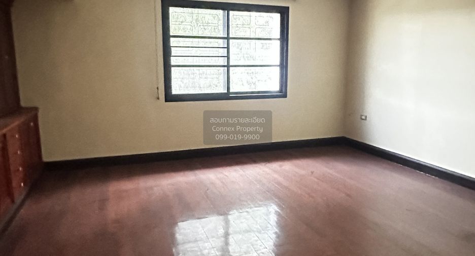 For sale 5 bedrooms house in Bang Bua Thong, Nonthaburi