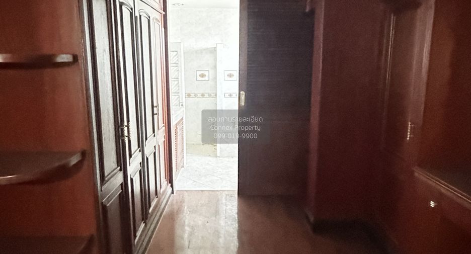 For sale 5 bedrooms house in Bang Bua Thong, Nonthaburi