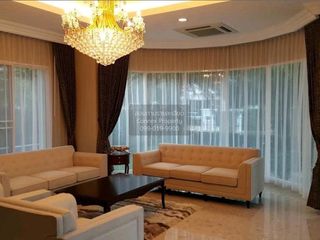 For sale 6 bedrooms house in Phra Khanong, Bangkok