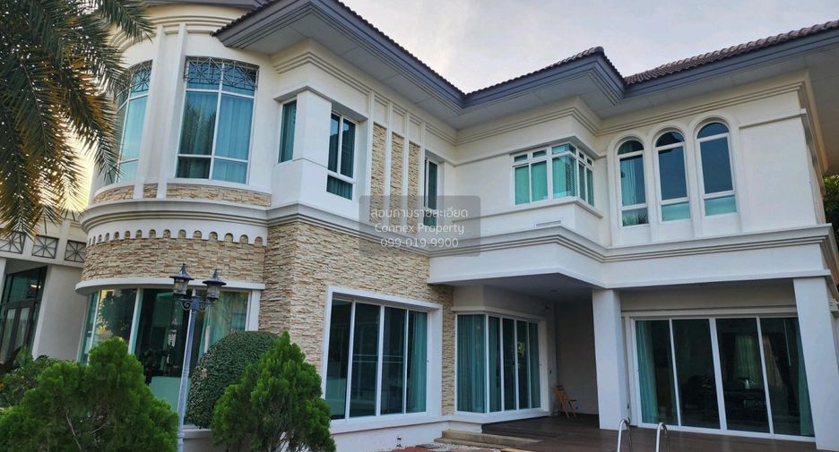 For sale 6 bedrooms house in Phra Khanong, Bangkok