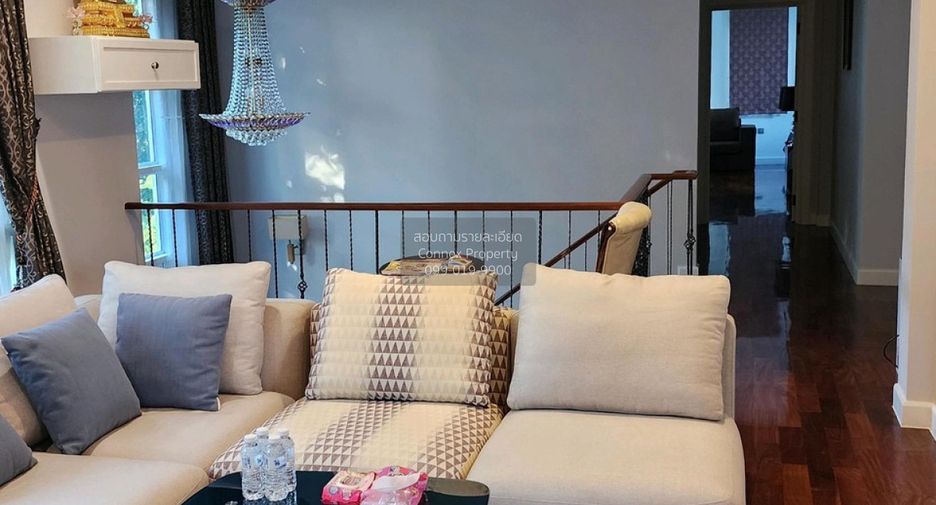 For sale 6 bedrooms house in Phra Khanong, Bangkok